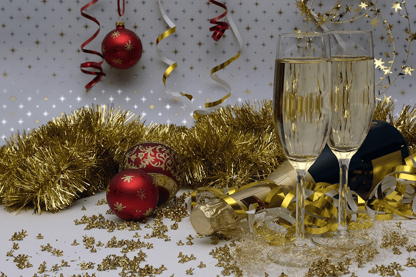 Add a Personal Touch to Bottled Gifts with a Neck Tag.